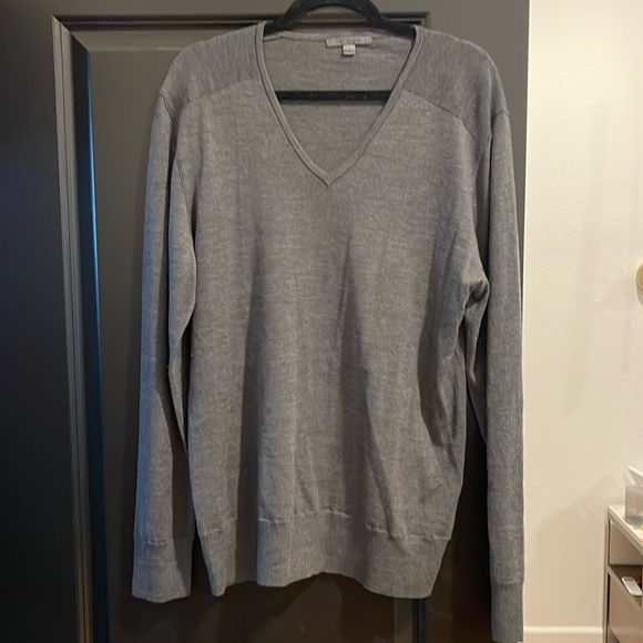 John Varvatos V-Neck Sweater 100% Merino Wool - Picture 1 of 4